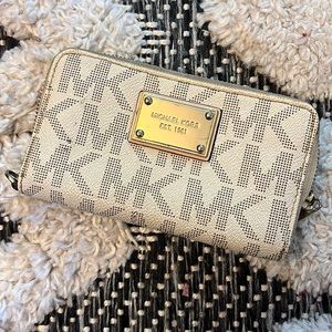 Micheal Kors wallet